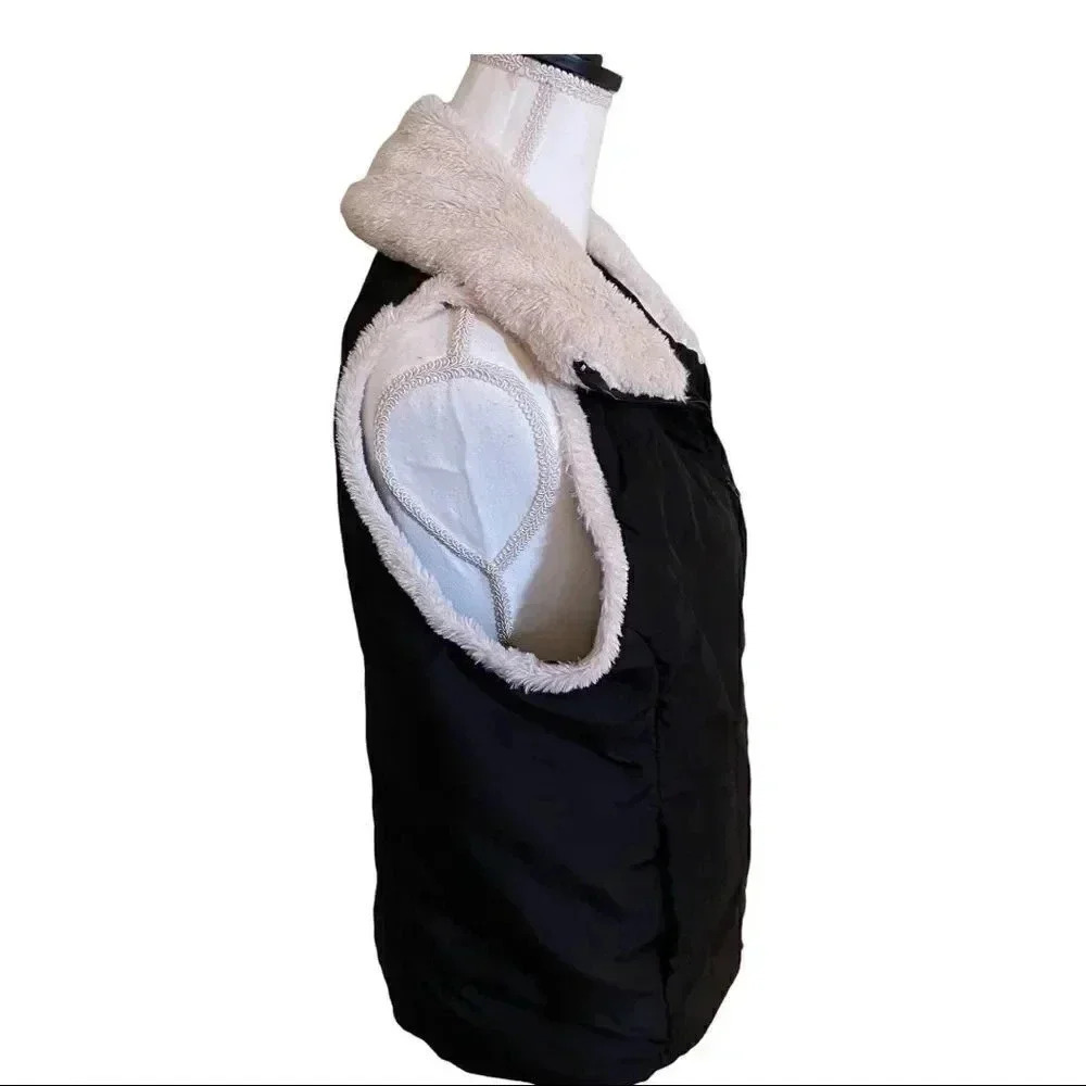 Cute black vest by Contact, size M with ivory fleece trim and front pockets - Picture 8 of 8